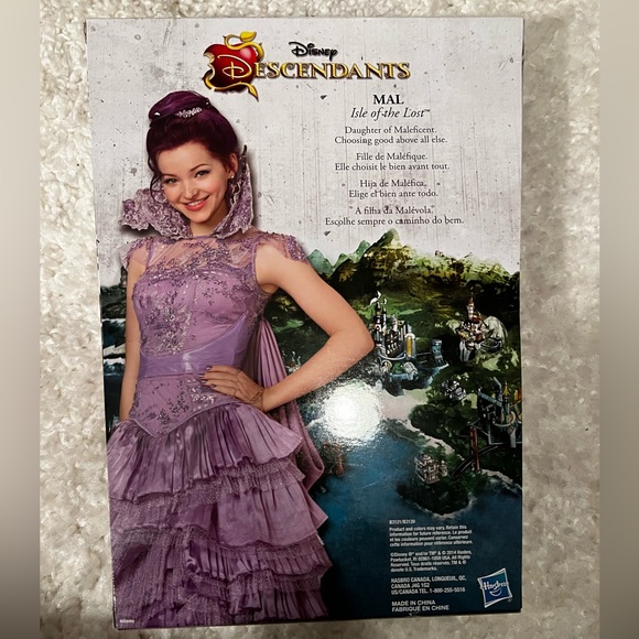 Disney The descendants doll Mal “Isle of the lost” - Picture 2 of 2